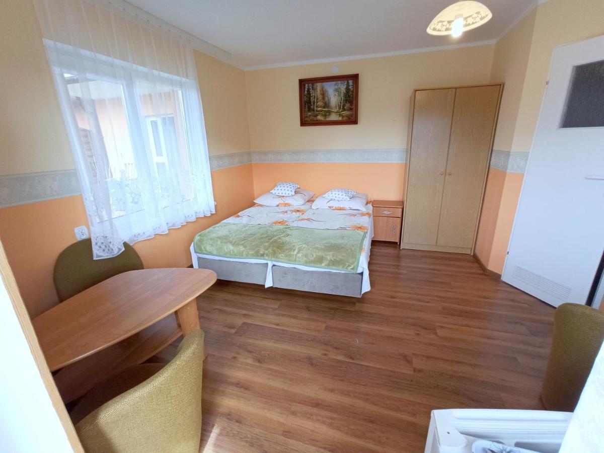 Noclegi U Krystyny Rewal Extérieur photo